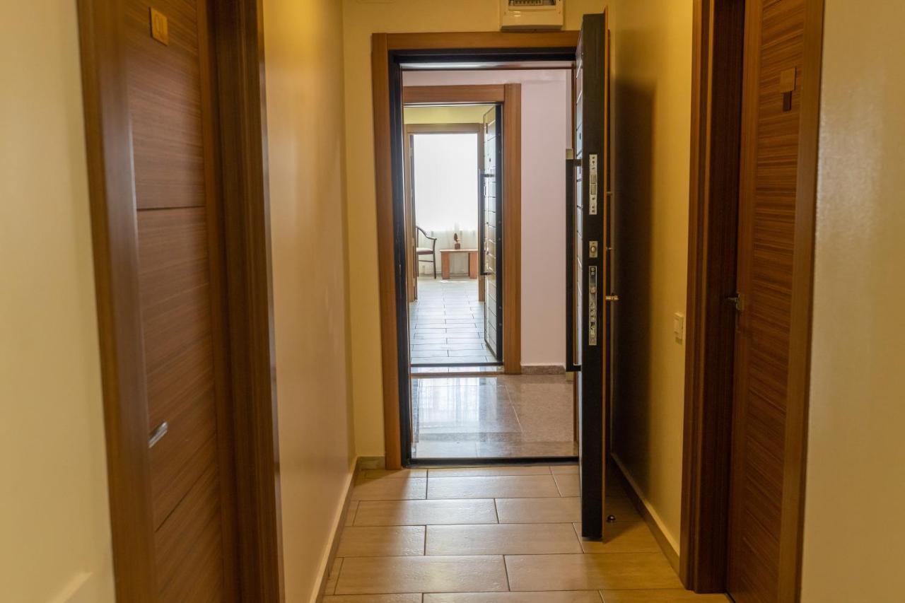 Aparthotel SIR Fundeni Tower Bukarest Exterior foto