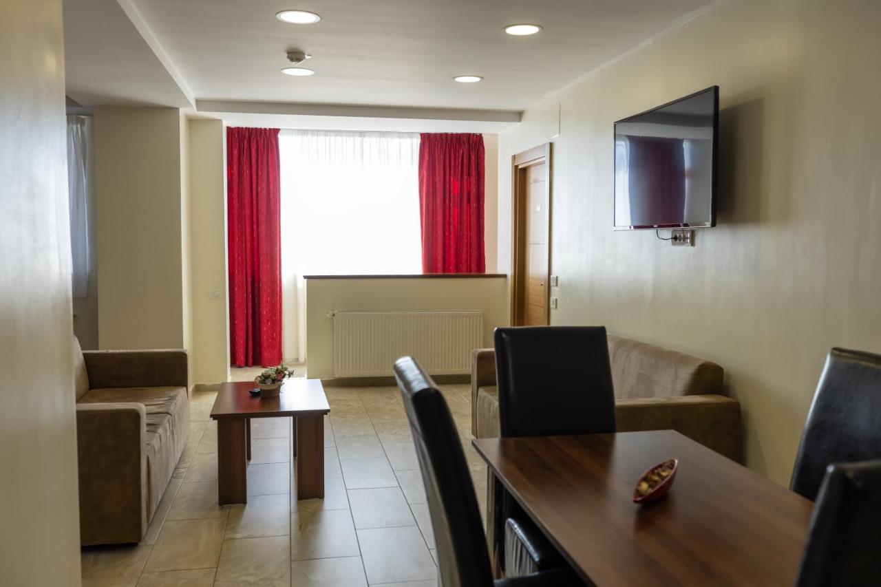 Aparthotel SIR Fundeni Tower Bukarest Exterior foto