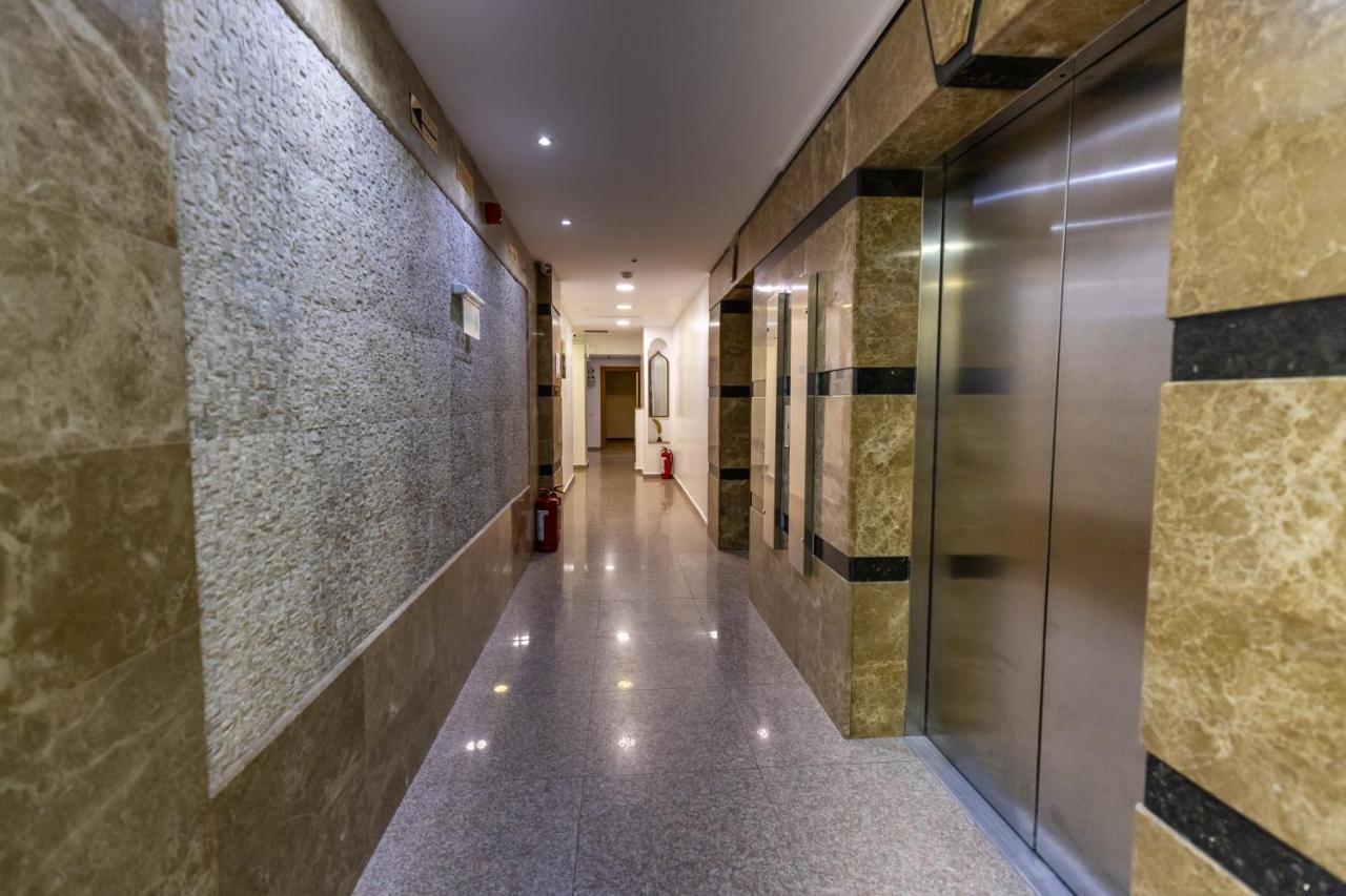 Aparthotel SIR Fundeni Tower Bukarest Exterior foto